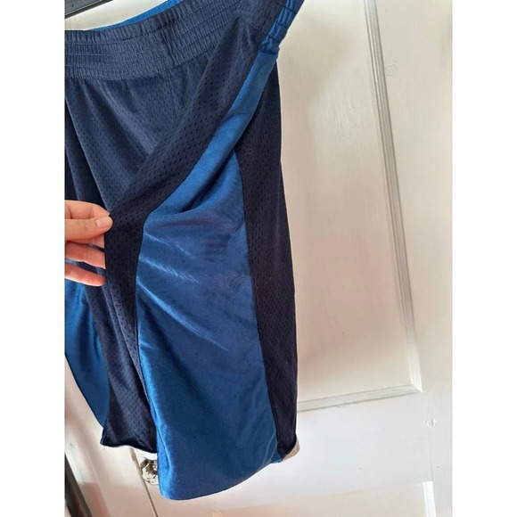 Men’s size Large blue basketball shorts - Picture 7 of 12